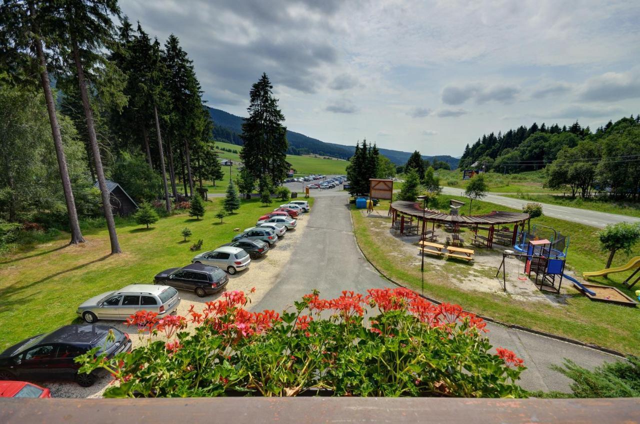 Hotel Andromeda Ostružná Exterior foto